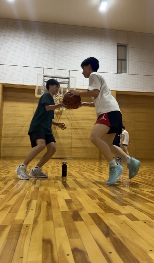 1対1の練習をする高校生クラス